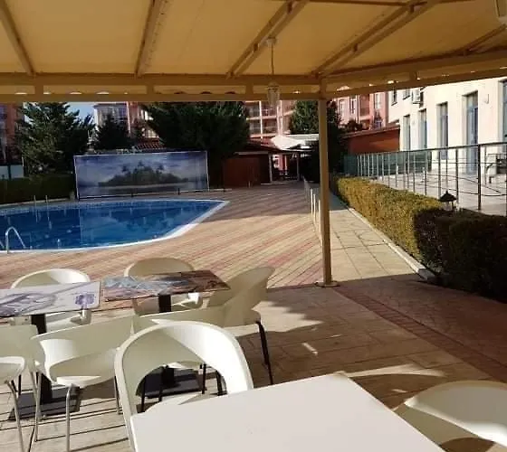 Апартамент Rainbow 1 Слънчев бряг